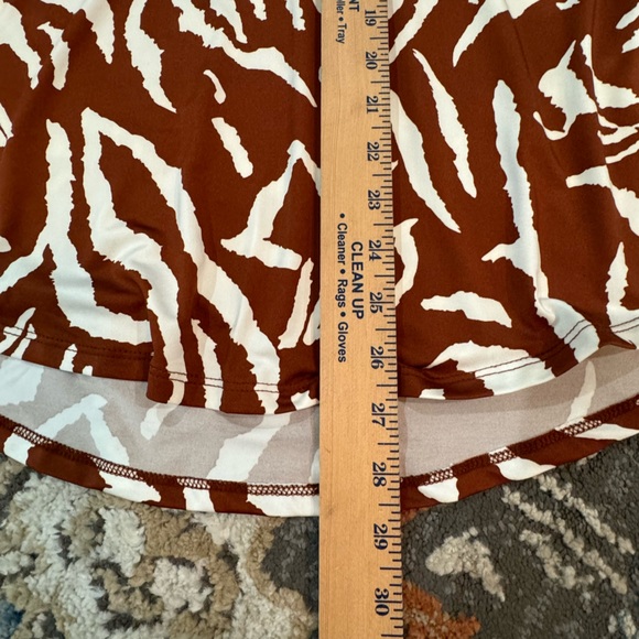 NWT Fyve Brown Zebra Abstract Women’s Sleeveless Size‎ Medium Gold Zipper Front - Picture 5 of 6